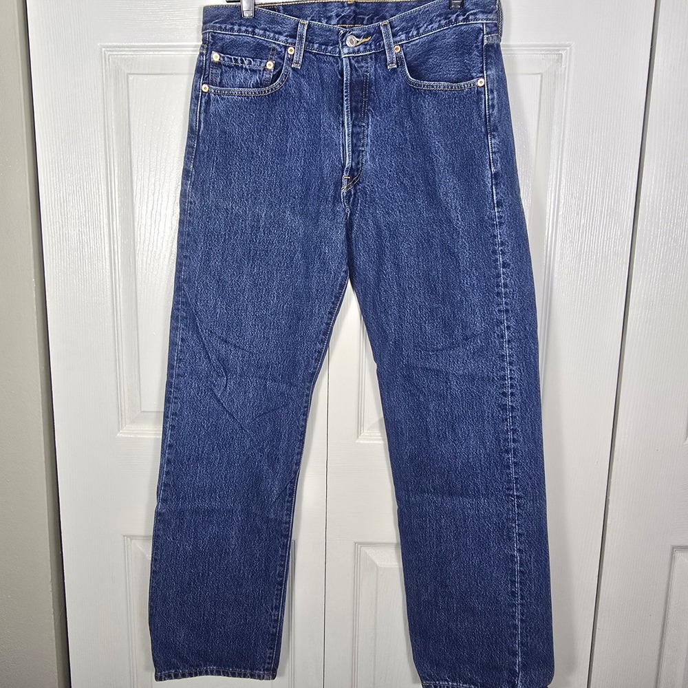 Levi's VTG 2000's 501 Original Fit Men's 33x32 Medium Wash Blue Jeans Button Fly